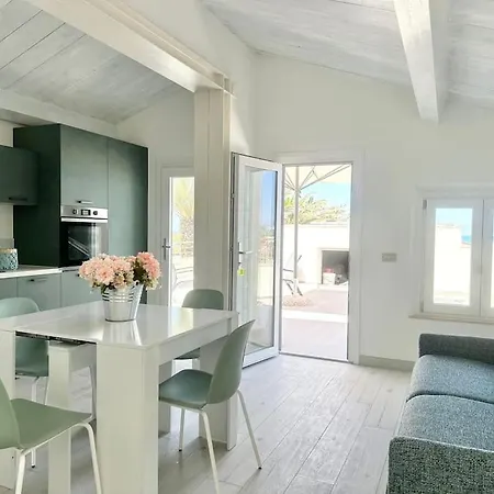 Apartment Design On The Beach Lido di Camaiore