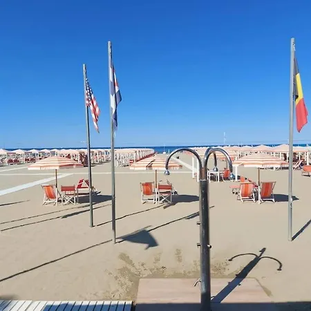 Apartment Design On The Beach *